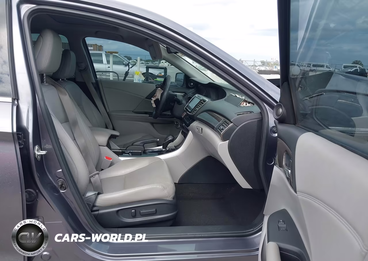 2017 Honda Accord Touring V6 VIN:1HGCR3F95HA030287 - 5
