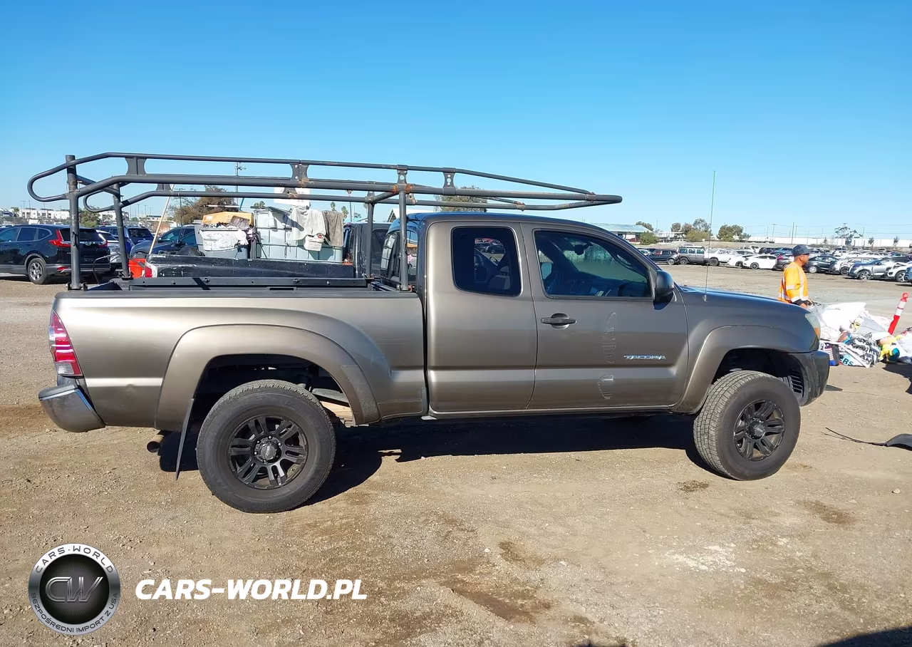 2011 Toyota Tacoma Prerunner V6 VIN:5TFTU4GNXBX009390 - 13