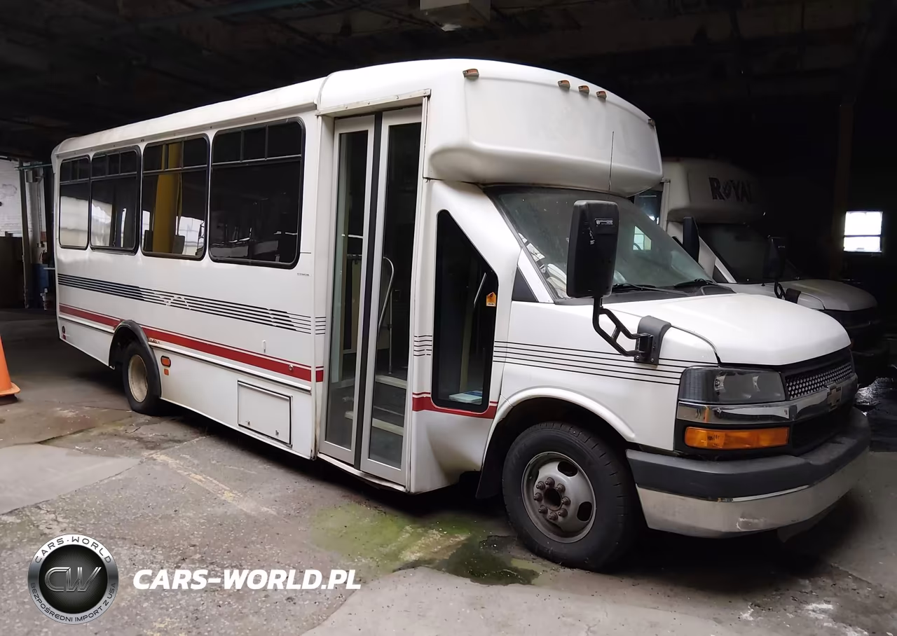 CHAMPION BUS