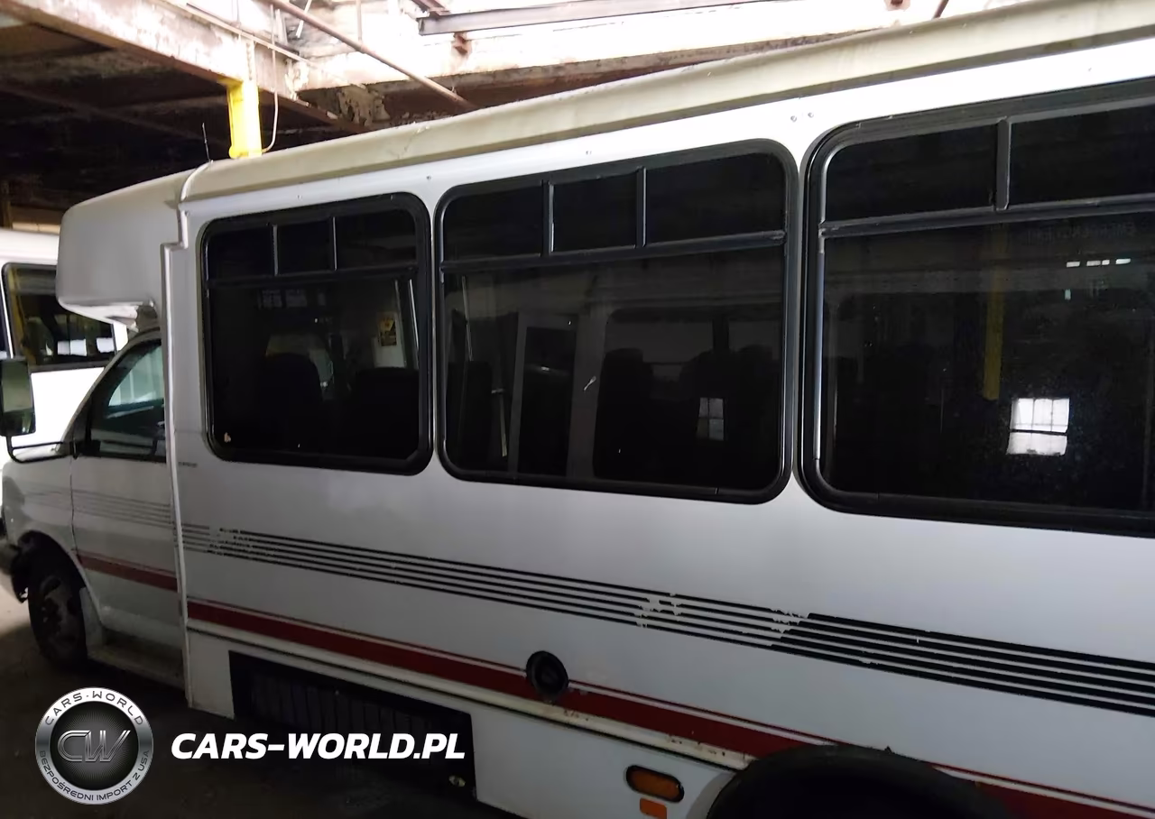 CHAMPION BUS VIN:1GB6G5BG6B1163170 - 14