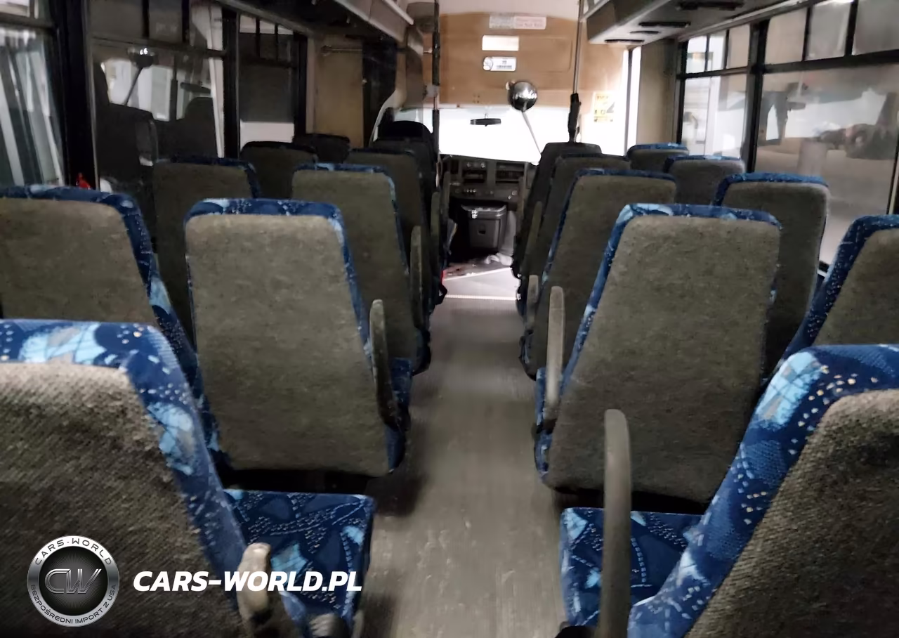 CHAMPION BUS VIN:1GB6G5BG6B1163170 - 6