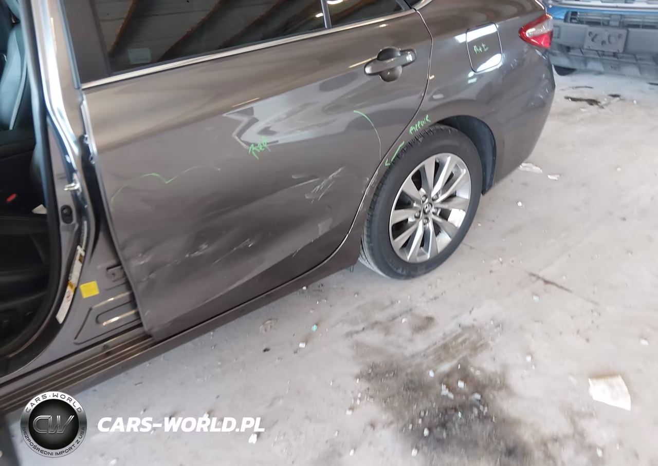 2016 Toyota Camry Xle VIN:4T1BF1FK3GU608440 - 18