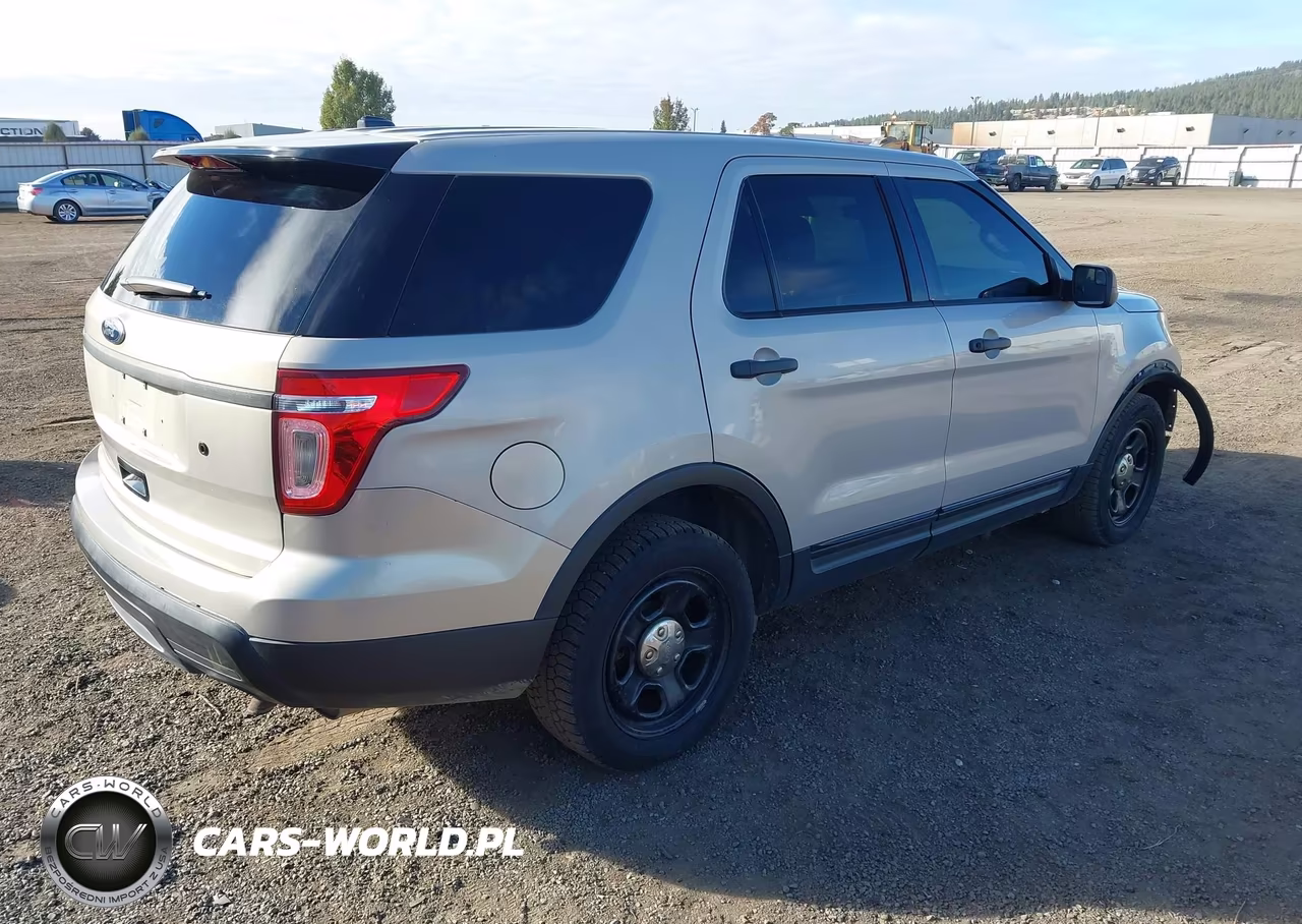 2015 Ford Utility Police Interceptor VIN:1FM5K8AR6FGA35553 - 4