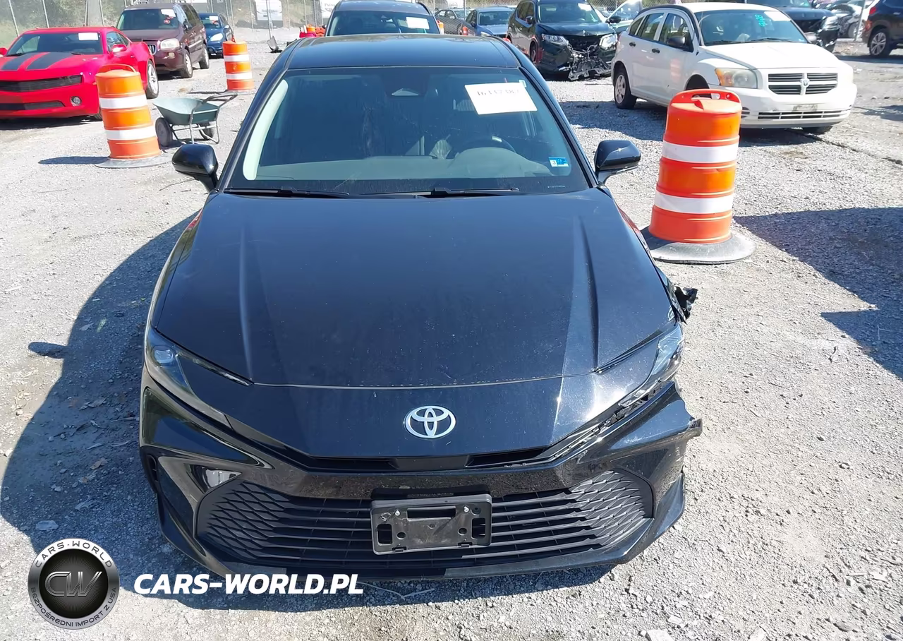 2026 Toyota Camry Le VIN:4T1DAACK2TU280014 - 12