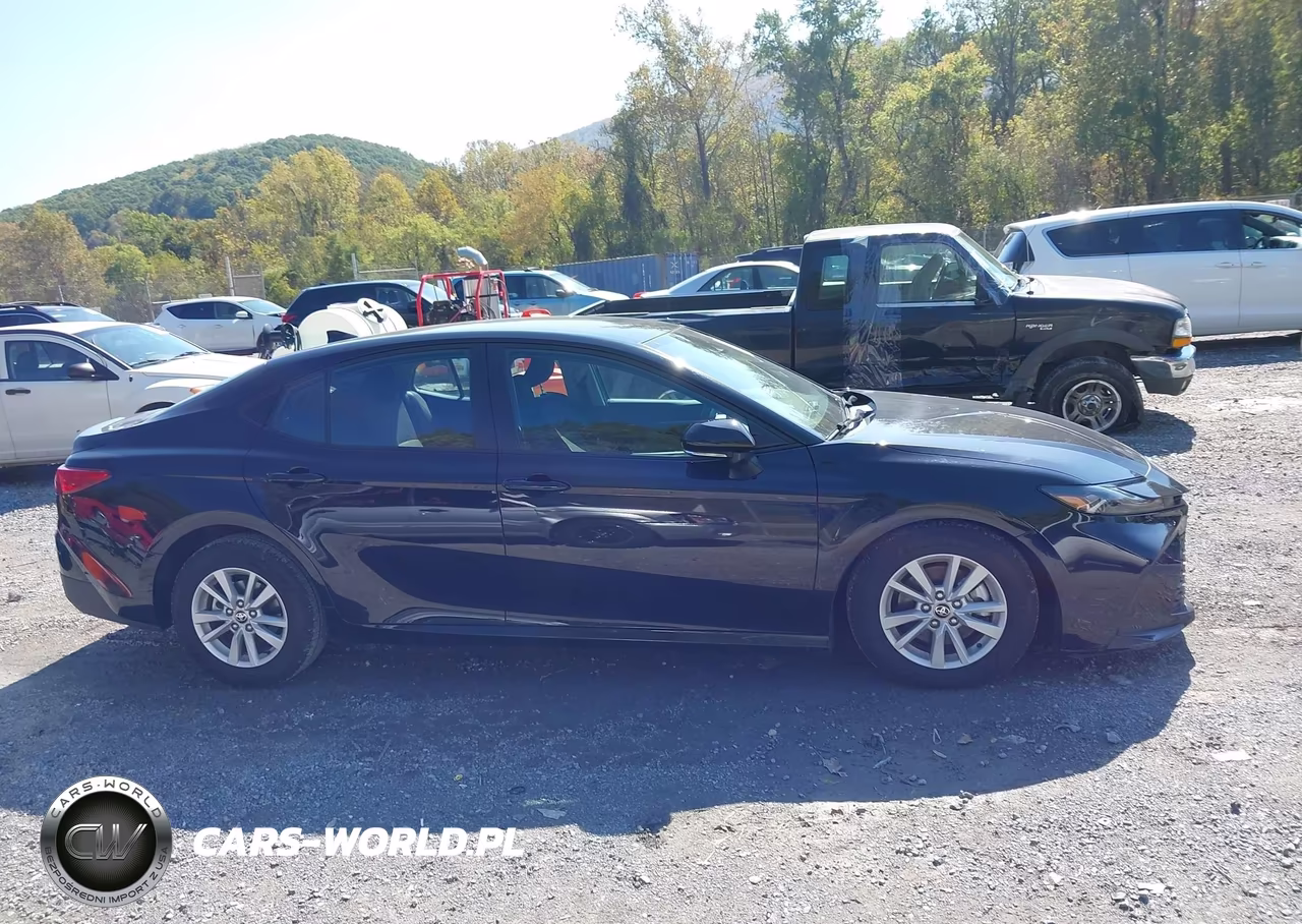 2026 Toyota Camry Le VIN:4T1DAACK2TU280014 - 13
