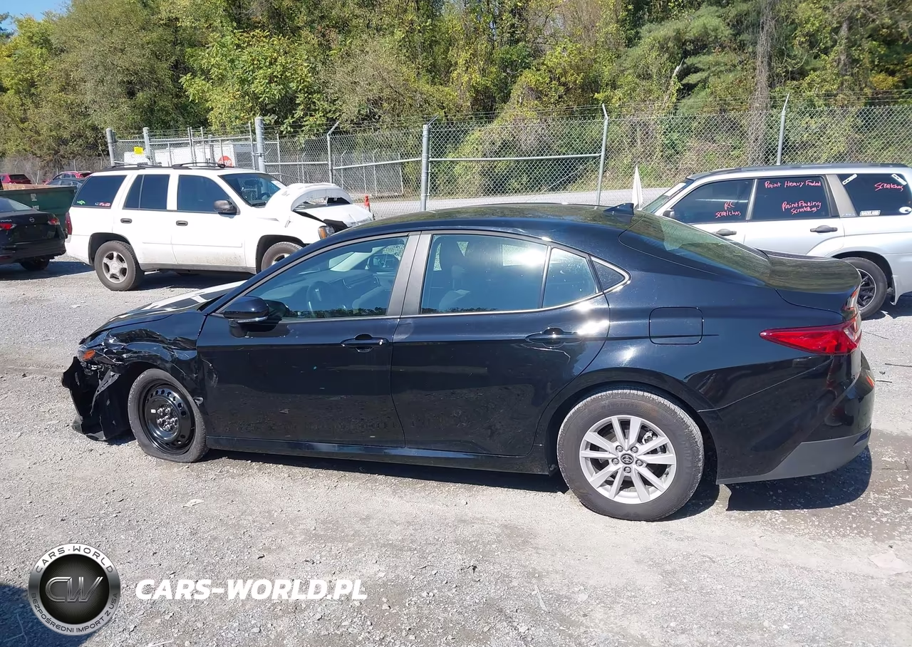 2026 Toyota Camry Le VIN:4T1DAACK2TU280014 - 14
