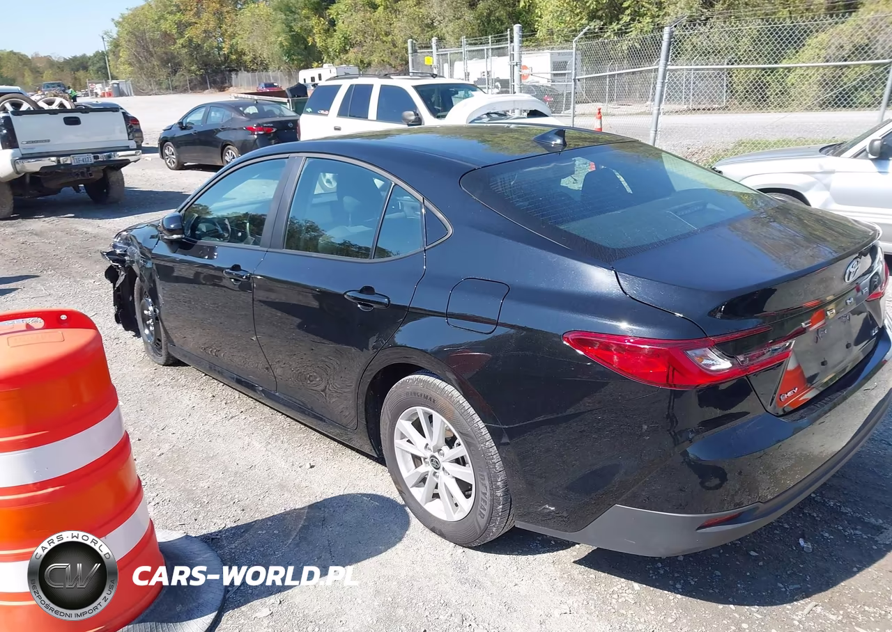 2026 Toyota Camry Le VIN:4T1DAACK2TU280014 - 3