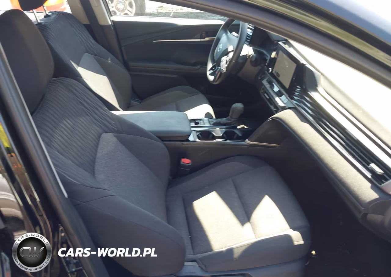 2026 Toyota Camry Le VIN:4T1DAACK2TU280014 - 5