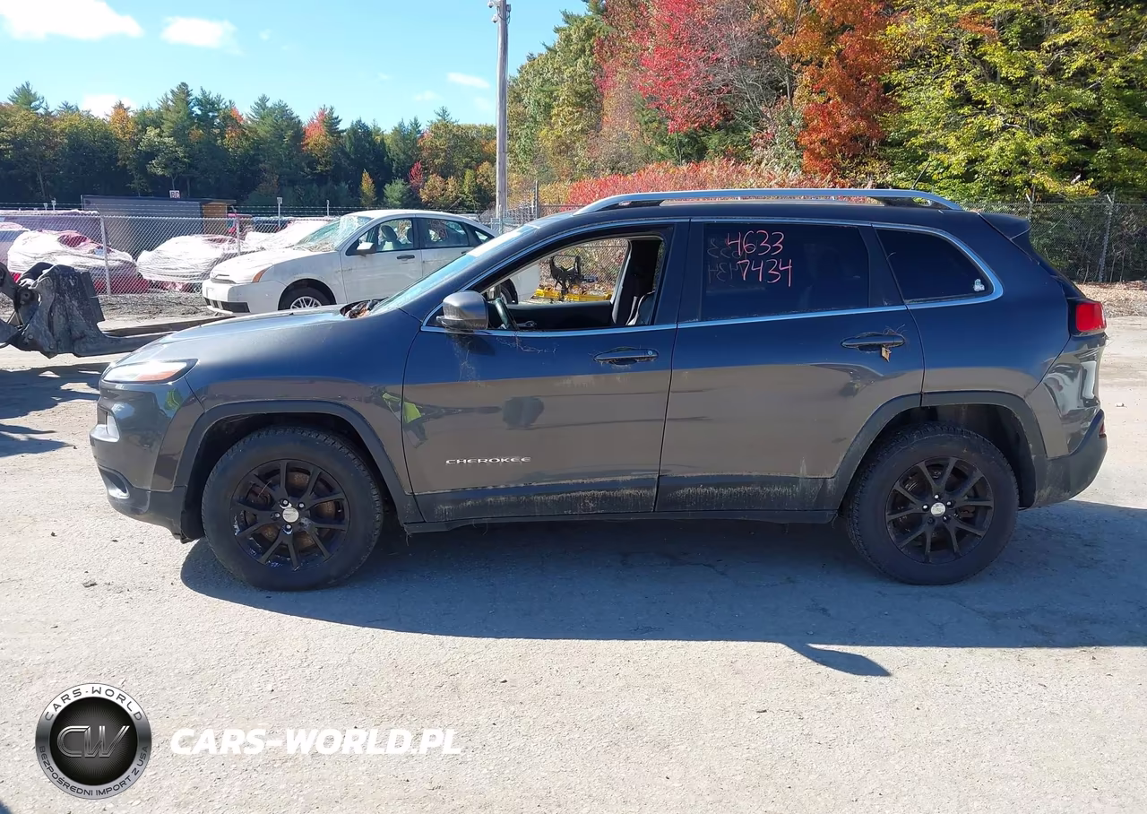 2015 Jeep Cherokee Latitude VIN:1C4PJMCS5FW792846 - 14