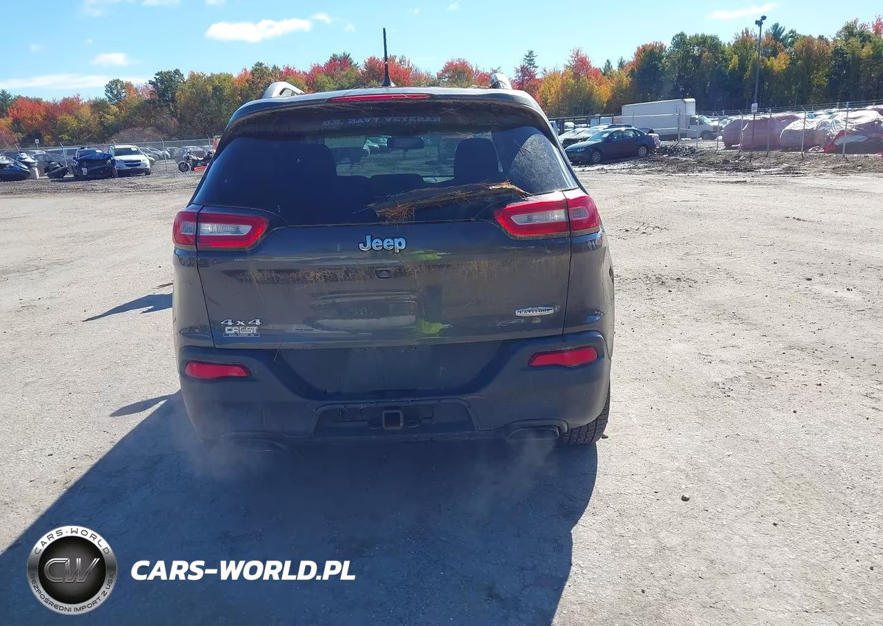 2015 Jeep Cherokee Latitude VIN:1C4PJMCS5FW792846 - 16