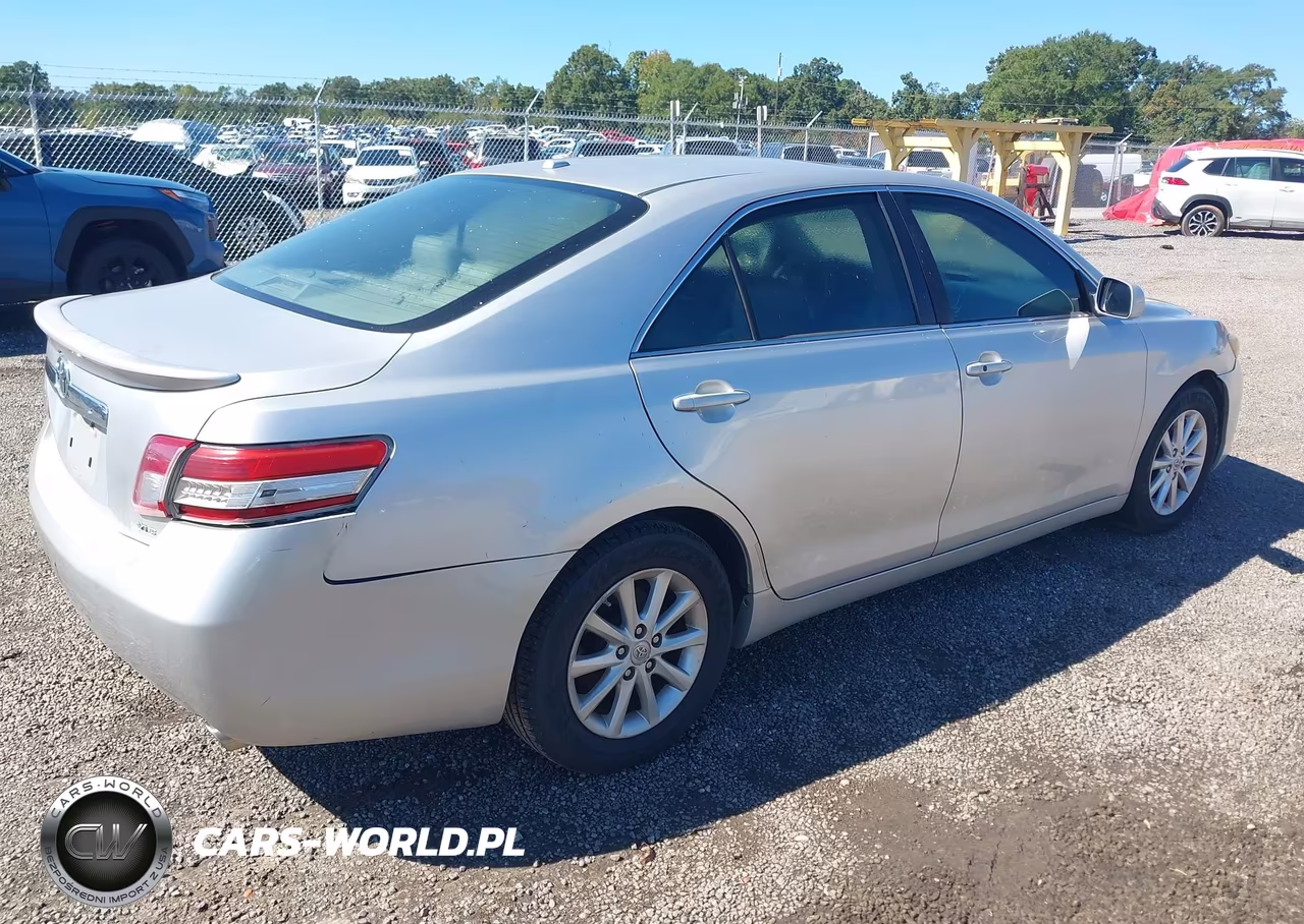 2011 Toyota Camry Xle VIN:4T1BF3EK7BU192608 - 4