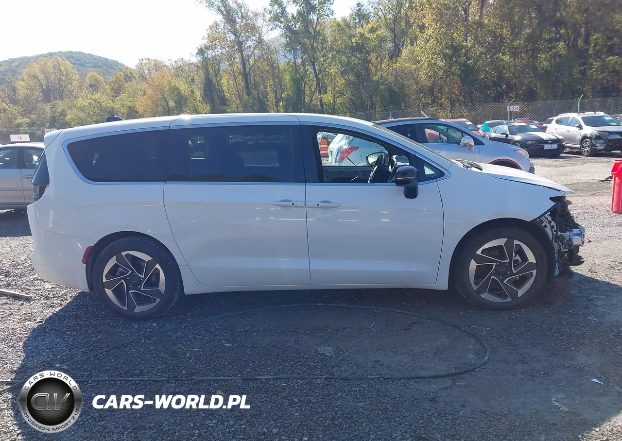 2027 Chrysler Pacifica VIN:2C4RC1GG1VR586485 - 14