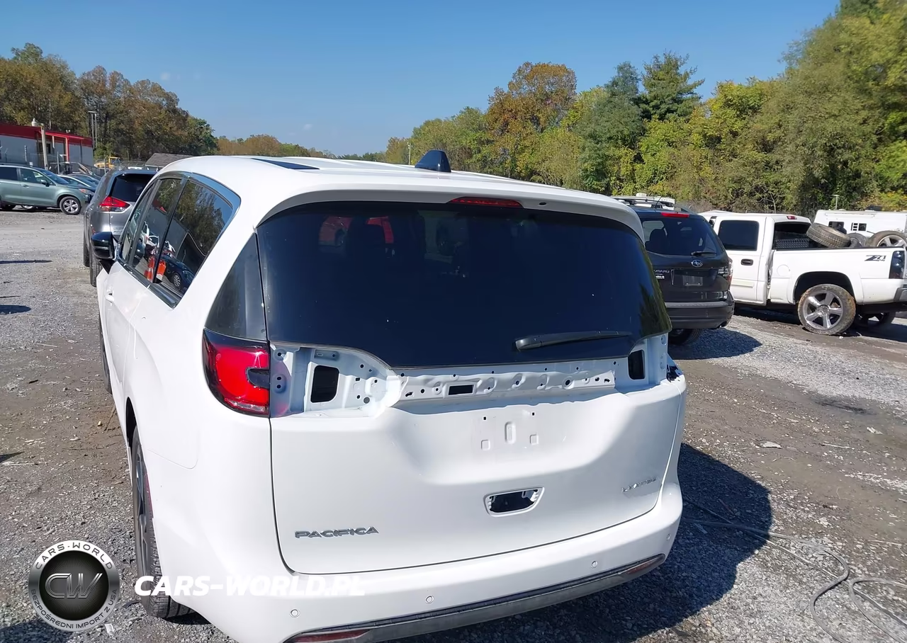 2027 Chrysler Pacifica VIN:2C4RC1GG1VR586485 - 18