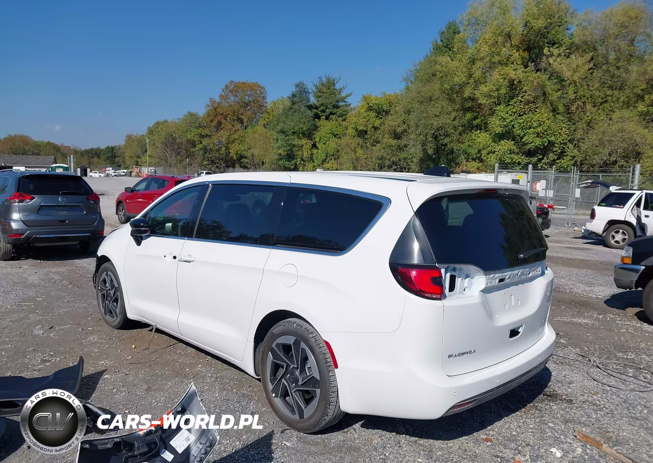 2027 Chrysler Pacifica VIN:2C4RC1GG1VR586485 - 3