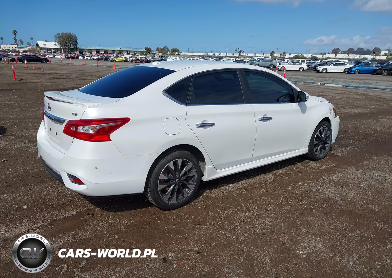 2018 Nissan Sentra Sr VIN:3N1AB7AP3JY285273 - 4