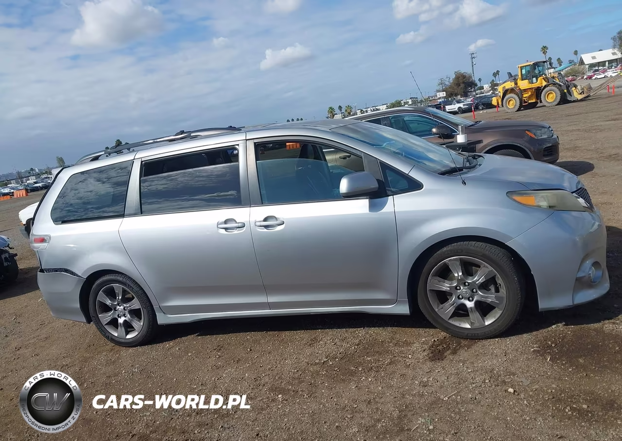2011 Toyota Sienna Se VIN:5TDXK3DC3BS157505 - 13