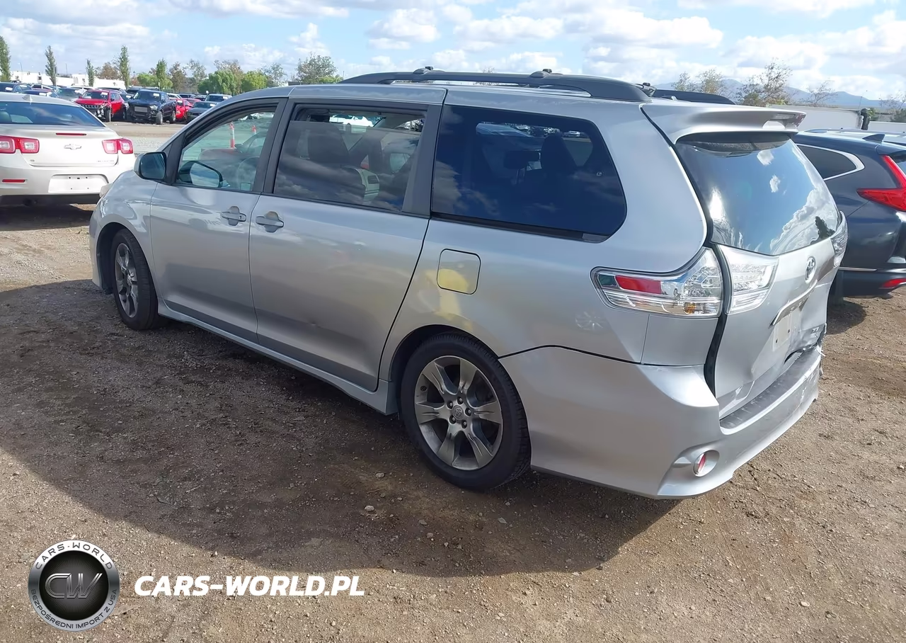 2011 Toyota Sienna Se VIN:5TDXK3DC3BS157505 - 3