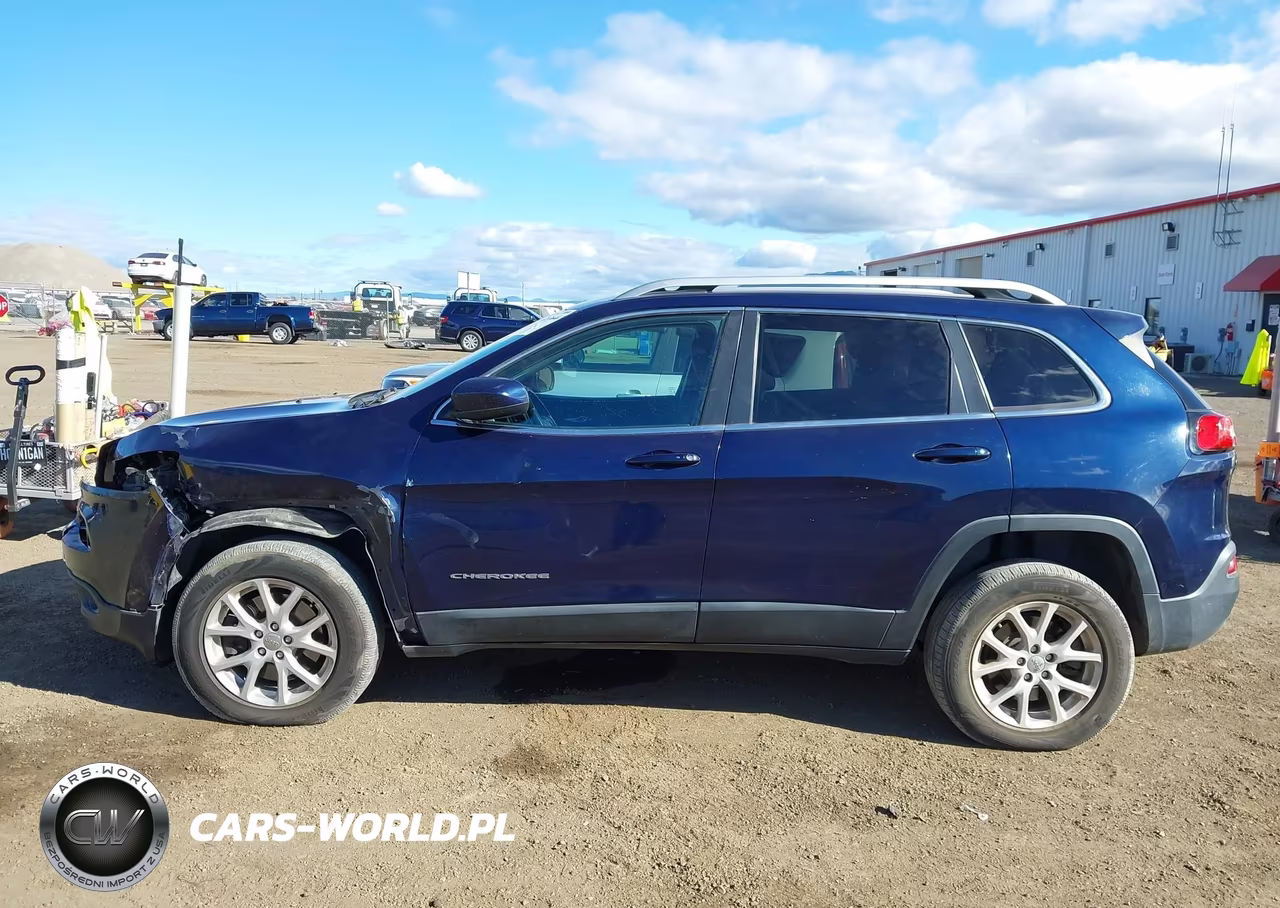 2015 Jeep Cherokee Latitude VIN:1C4PJMCS2FW515099 - 15