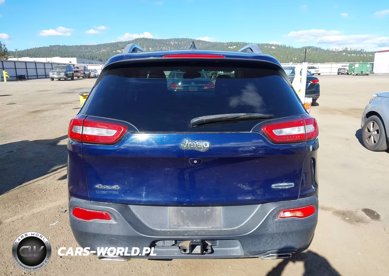2015 Jeep Cherokee Latitude VIN:1C4PJMCS2FW515099 - 17