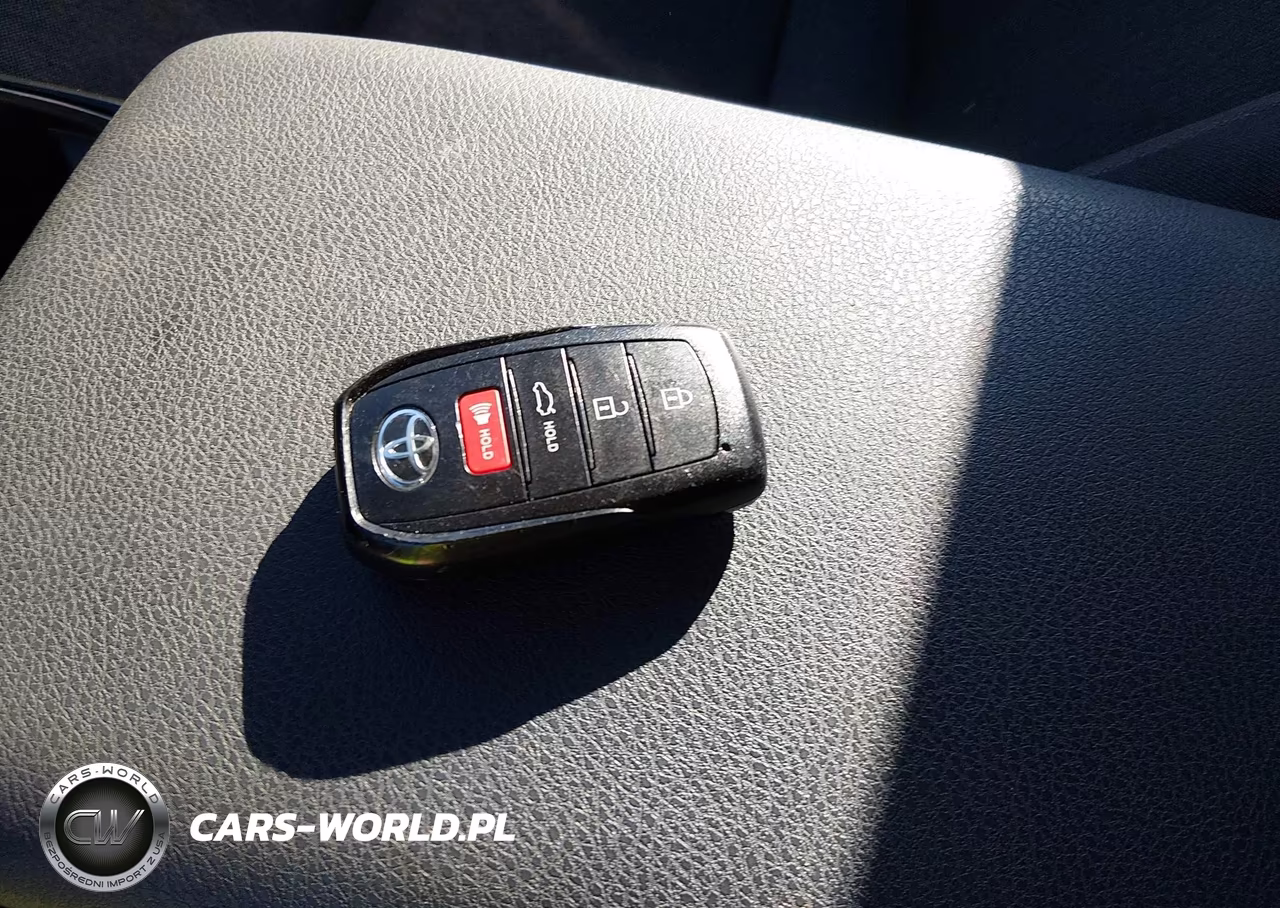 2025 Toyota Camry Le VIN:4T1DAACK7SU591307 - 11