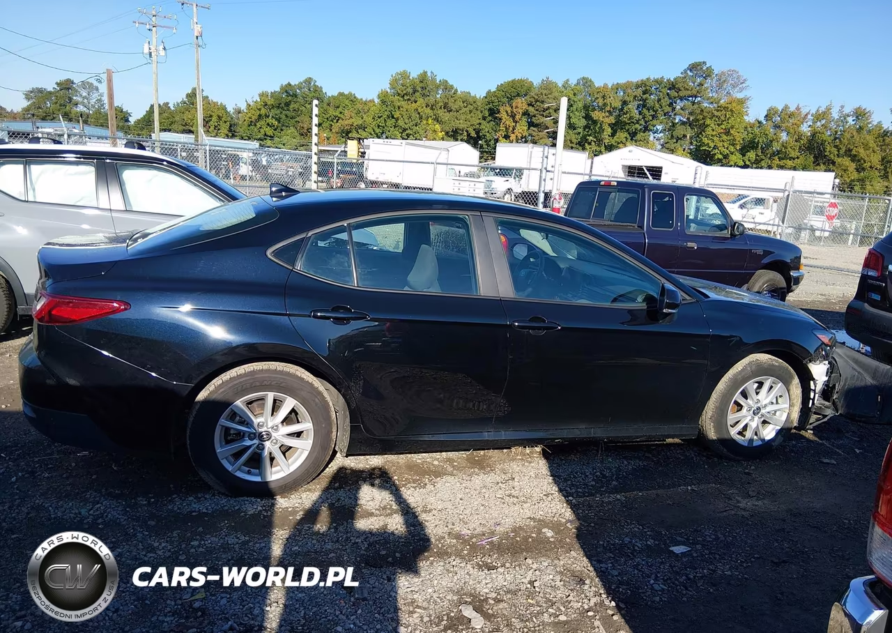 2025 Toyota Camry Le VIN:4T1DAACK7SU591307 - 13