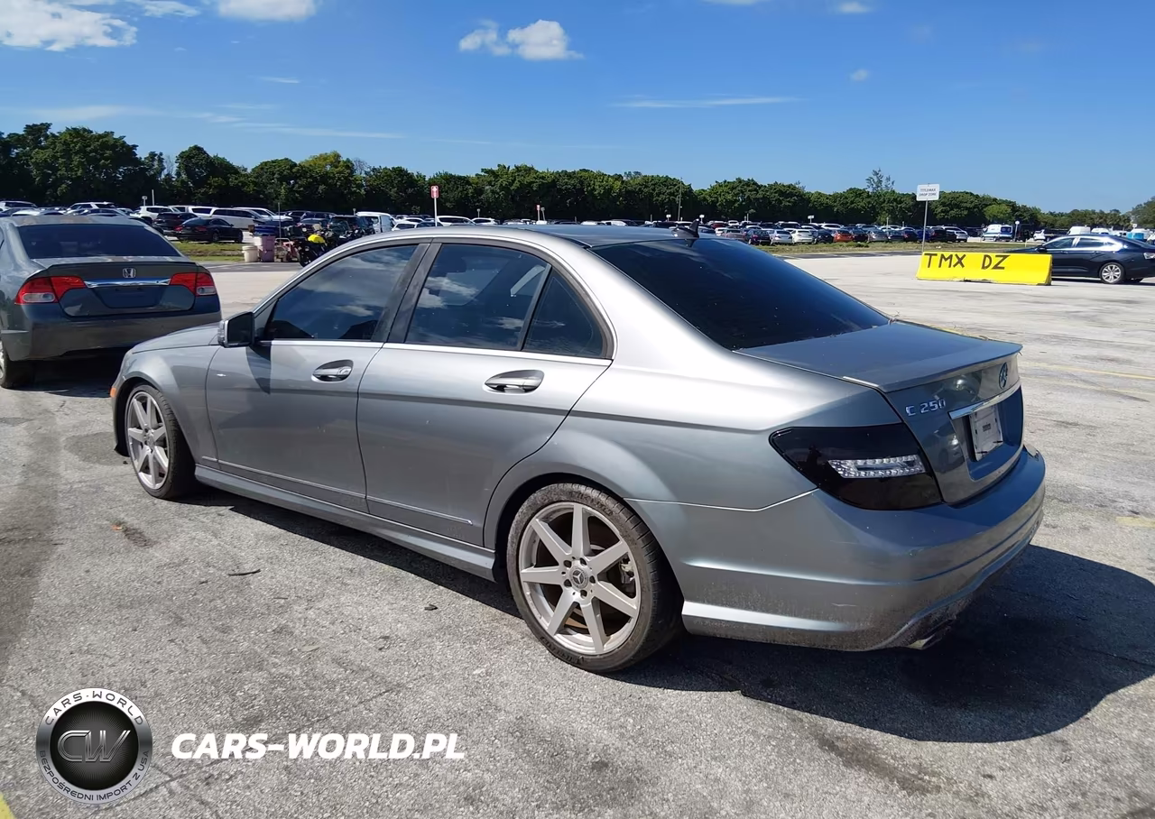 2012 Mercedes-Benz C 250 Sport VIN:WDDGF4HB9CR222939 - 3
