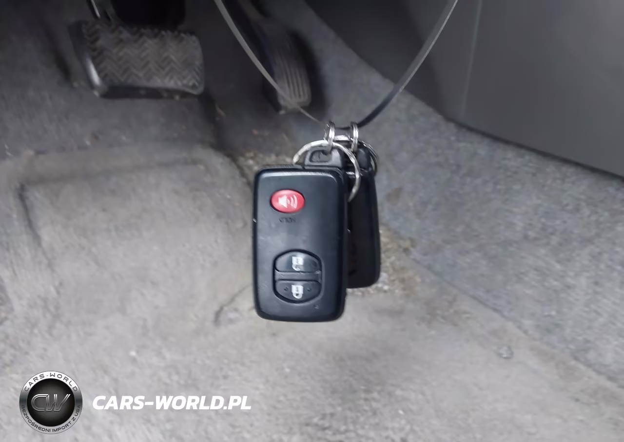 2011 Toyota Prius Three VIN:JTDKN3DUXB1412335 - 11