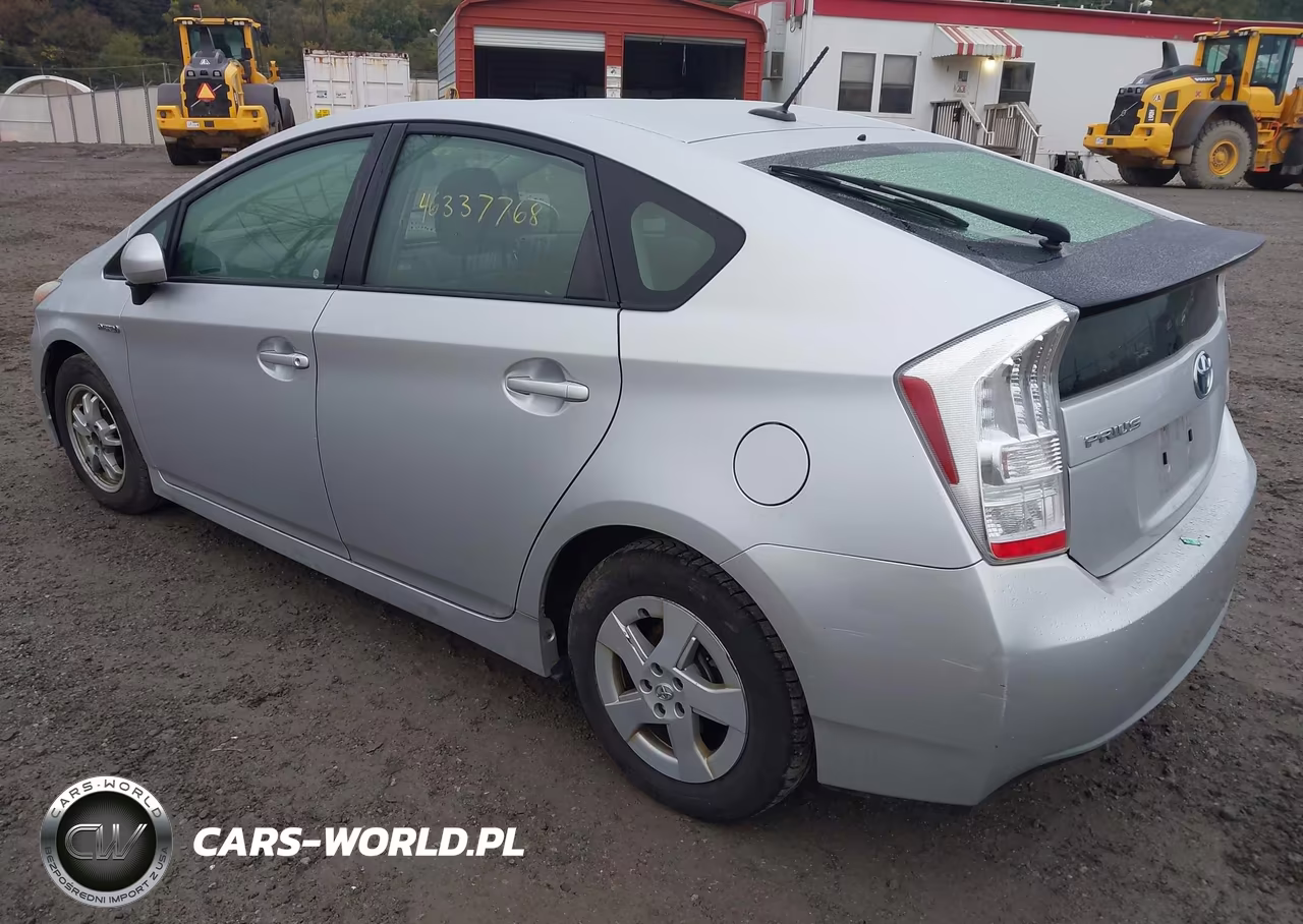 2011 Toyota Prius Three VIN:JTDKN3DUXB1412335 - 3
