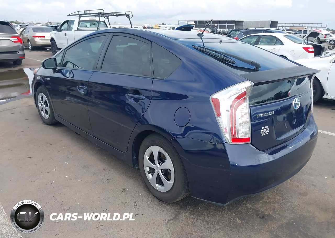 2014 Toyota Prius Two VIN:JTDKN3DU4E0366222 - 3