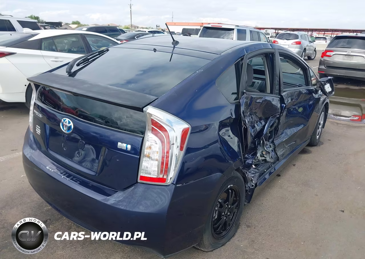 2014 Toyota Prius Two VIN:JTDKN3DU4E0366222 - 4