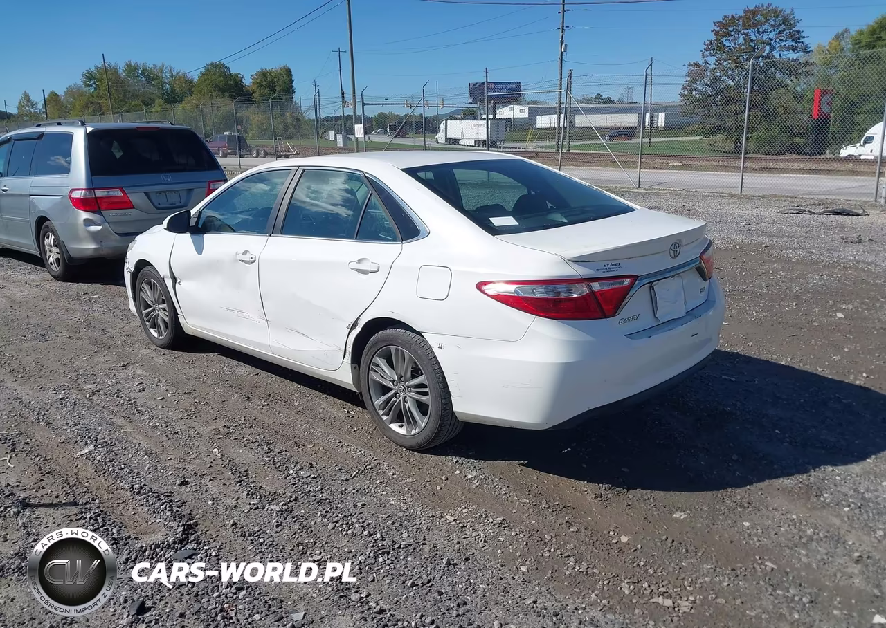 2015 Toyota Camry Se VIN:4T1BF1FK8FU114878 - 3