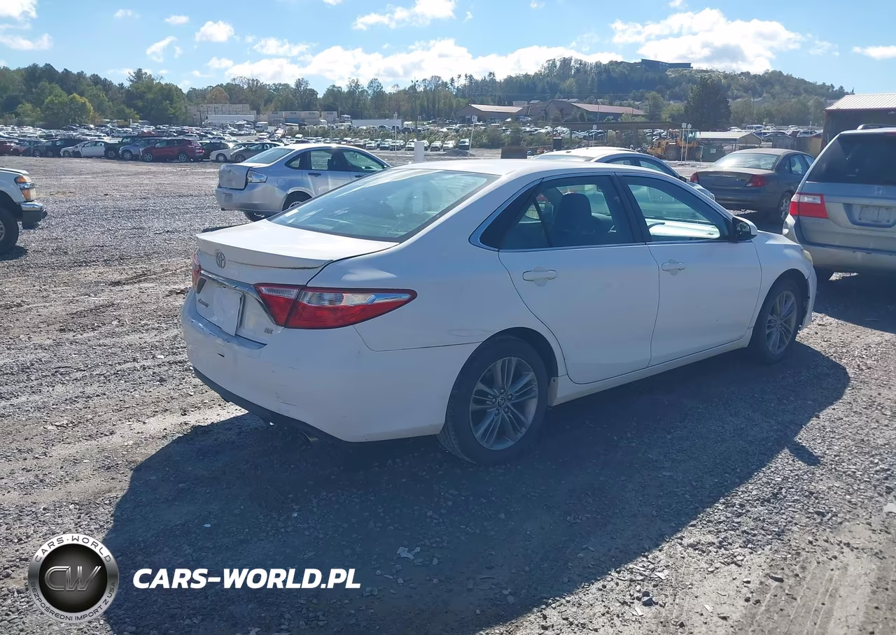 2015 Toyota Camry Se VIN:4T1BF1FK8FU114878 - 4