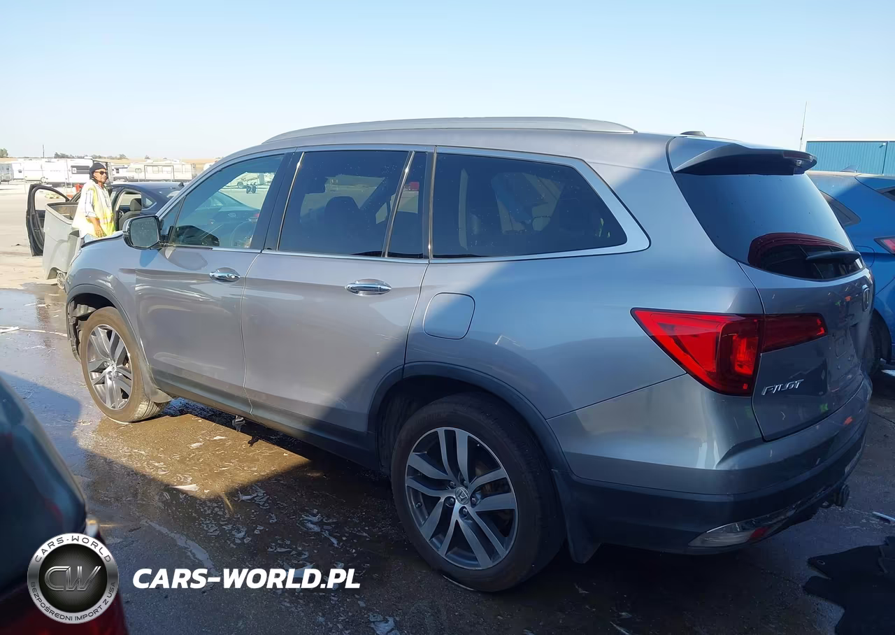 2017 Honda Pilot Elite VIN:5FNYF6H08HB082095 - 14