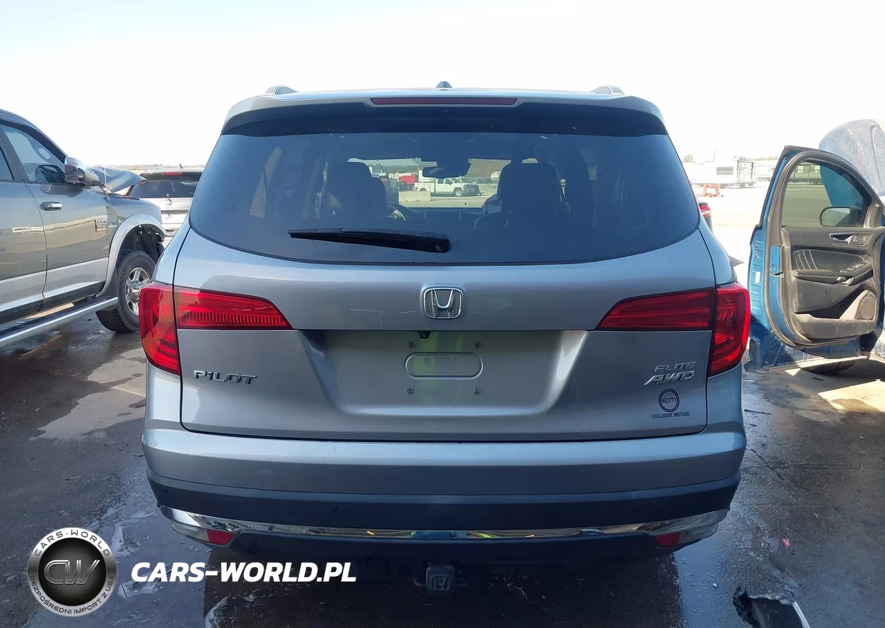 2017 Honda Pilot Elite VIN:5FNYF6H08HB082095 - 16