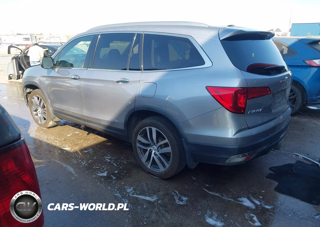 2017 Honda Pilot Elite VIN:5FNYF6H08HB082095 - 3