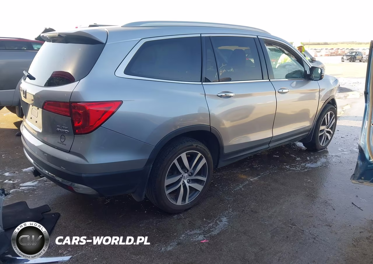 2017 Honda Pilot Elite VIN:5FNYF6H08HB082095 - 4