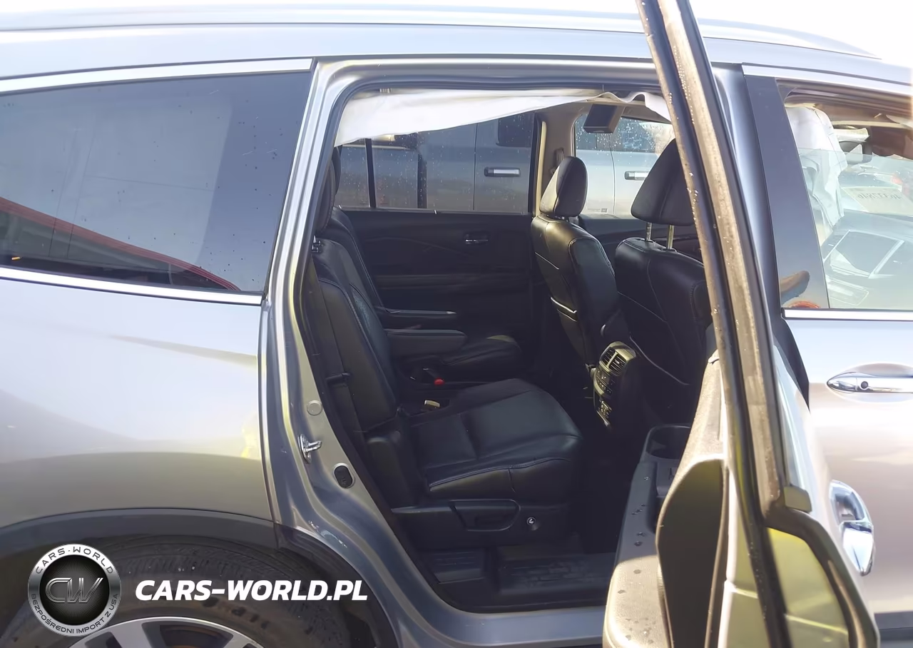 2017 Honda Pilot Elite VIN:5FNYF6H08HB082095 - 8