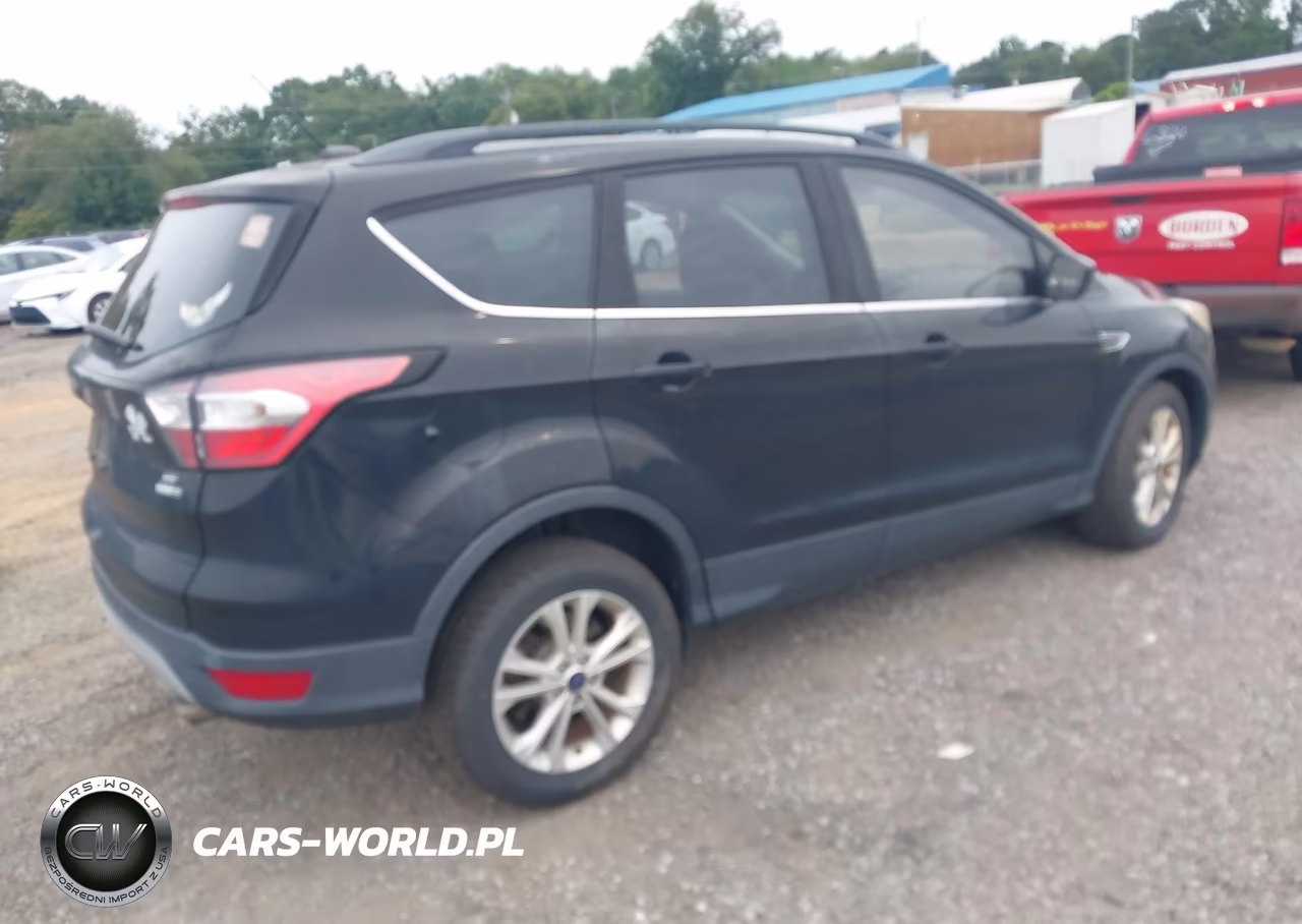 2017 Ford Escape Se VIN:1FMCU9GD3HUB64261 - 4