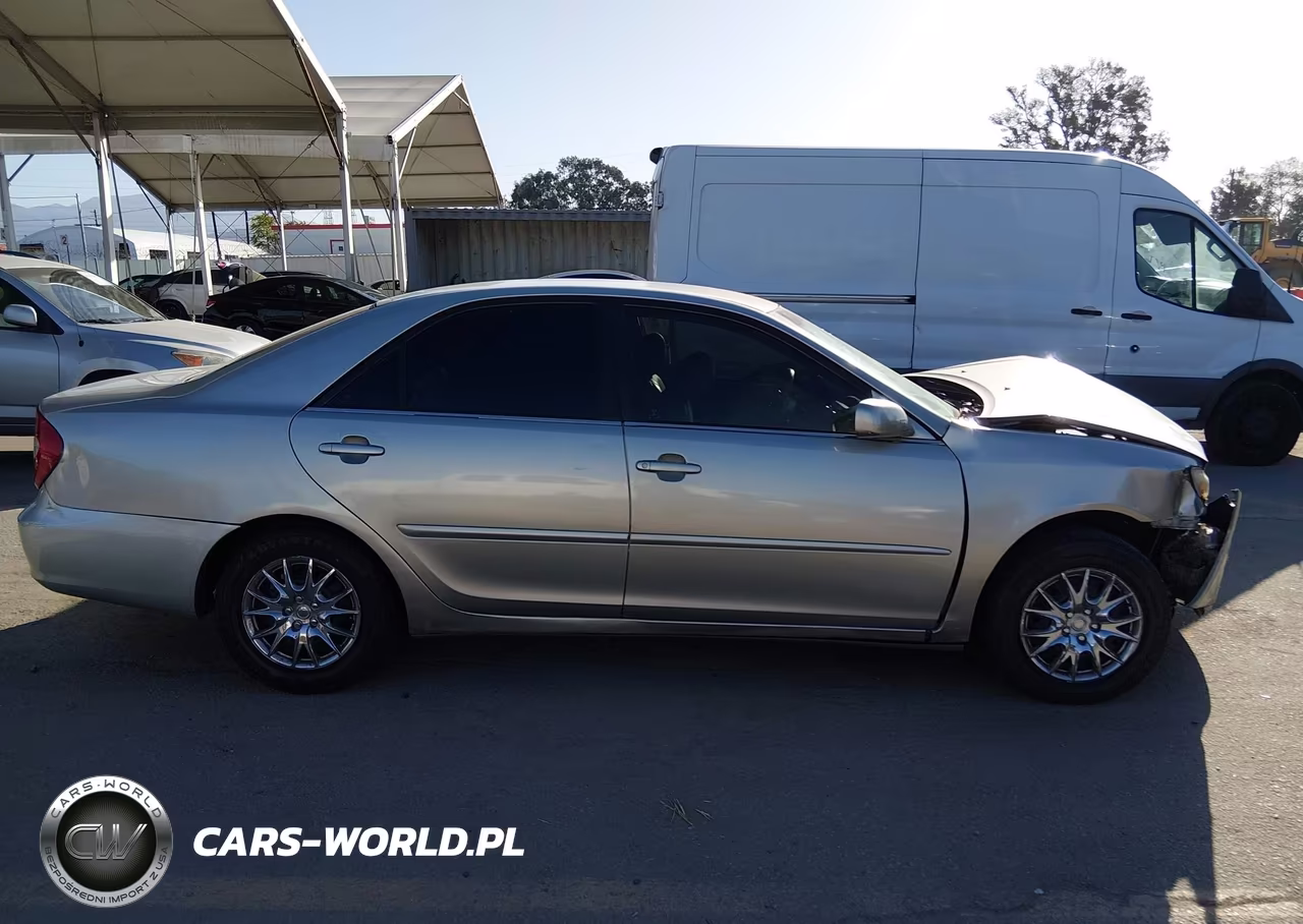2002 Toyota Camry Le VIN:4T1BE30K72U104389 - 13