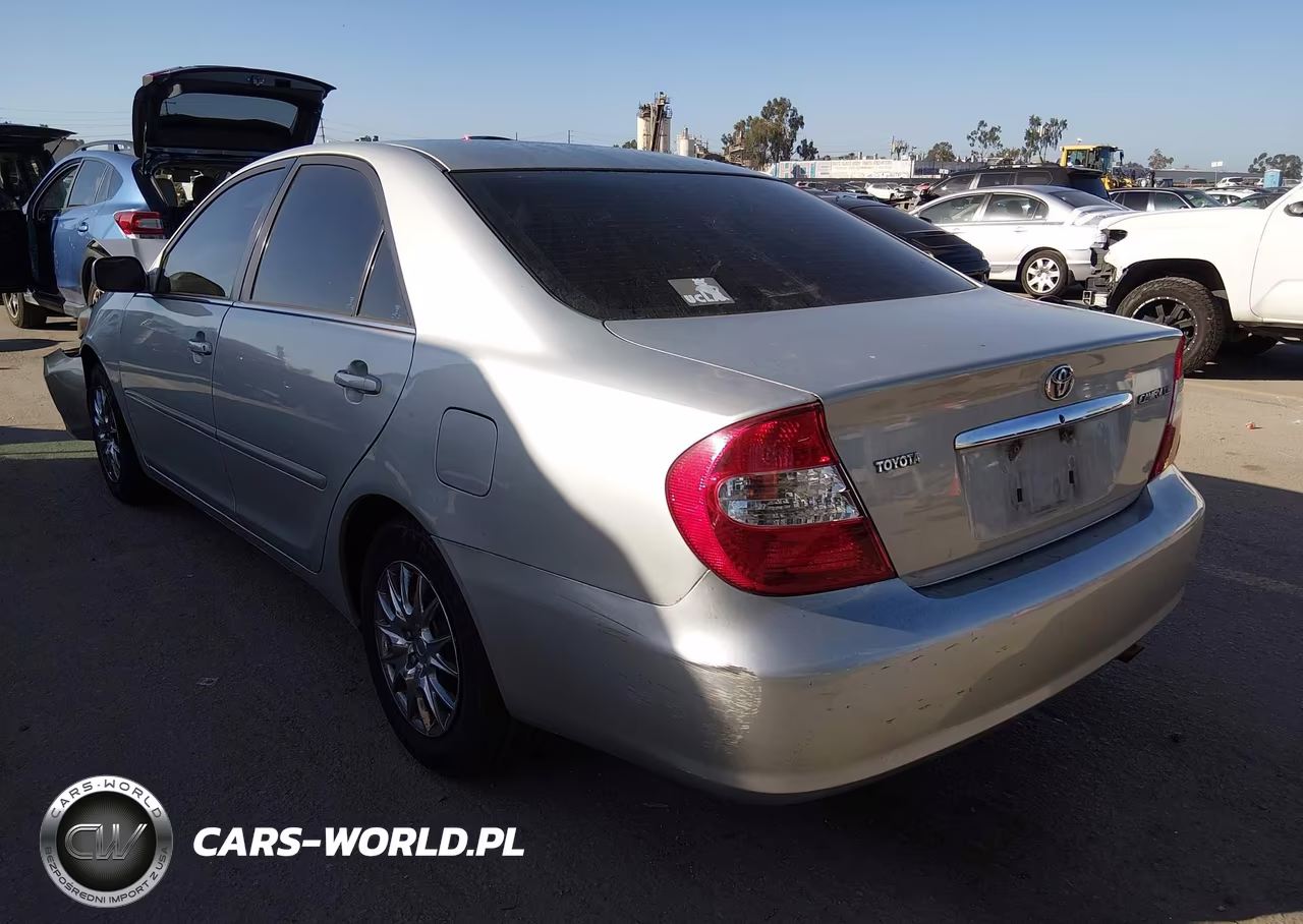 2002 Toyota Camry Le VIN:4T1BE30K72U104389 - 3