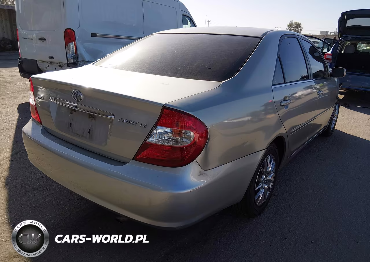 2002 Toyota Camry Le VIN:4T1BE30K72U104389 - 4