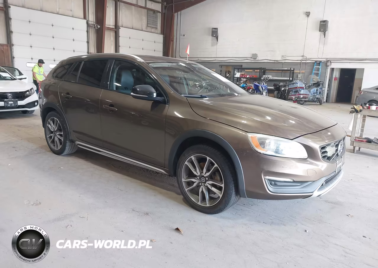 2016 Volvo V60 Cross Country T5