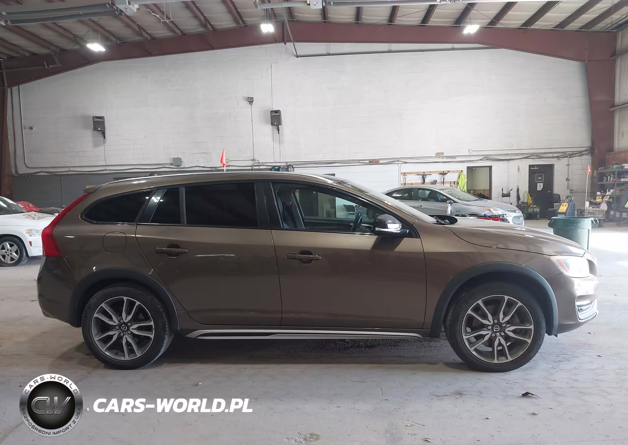 2016 Volvo V60 Cross Country T5 VIN:YV4612HK1G1006089 - 13