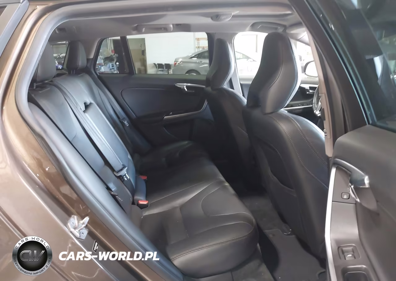 2016 Volvo V60 Cross Country T5 VIN:YV4612HK1G1006089 - 8