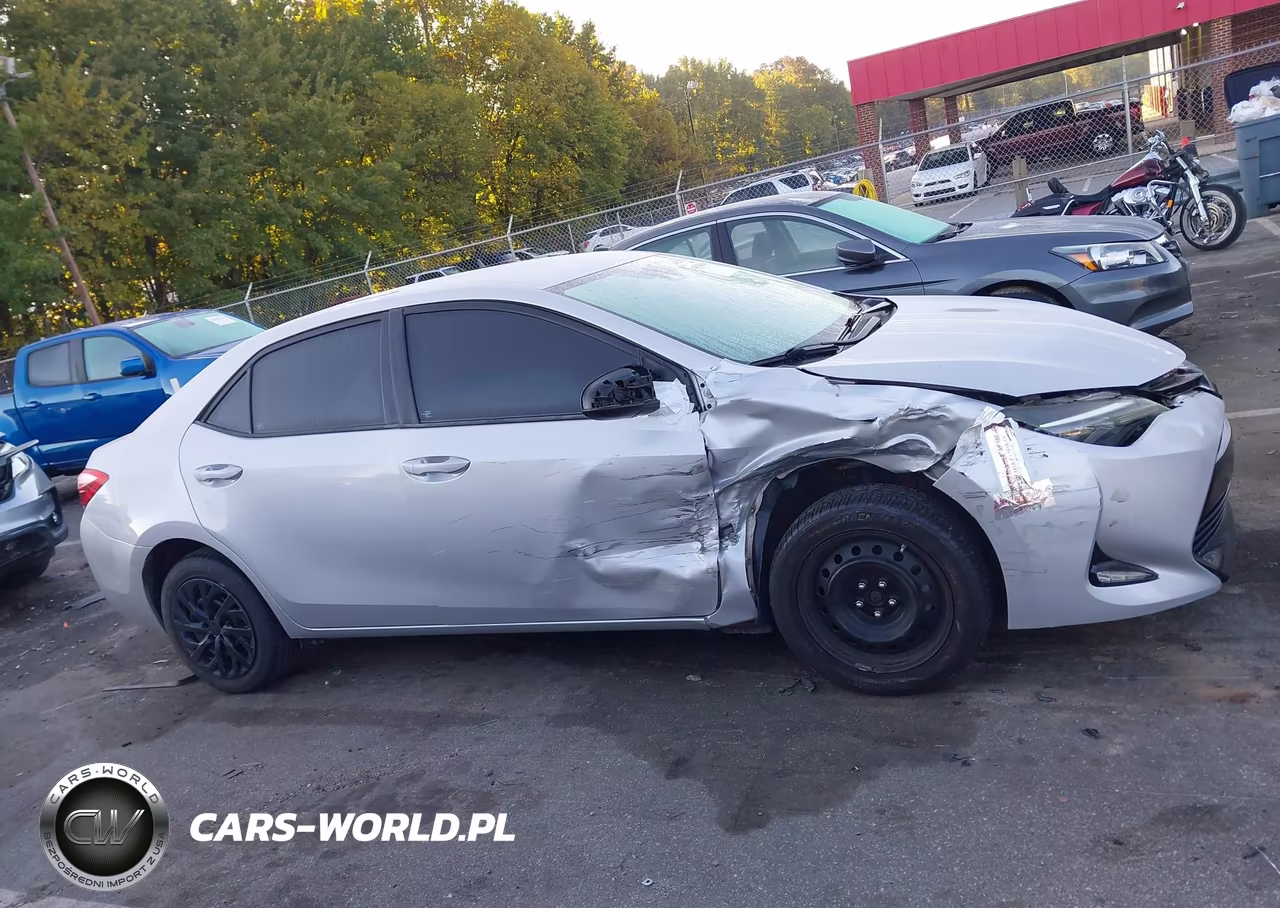 2017 Toyota Corolla Le VIN:5YFBURHE8HP675405 - 13