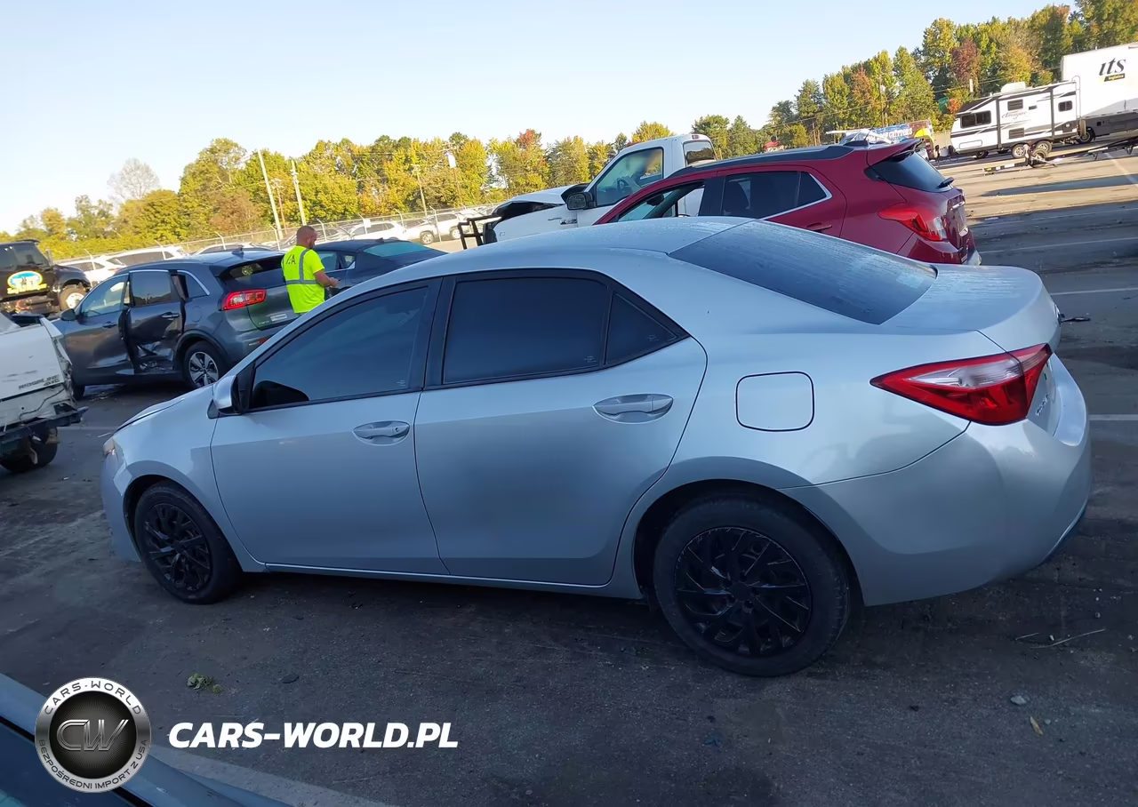 2017 Toyota Corolla Le VIN:5YFBURHE8HP675405 - 14