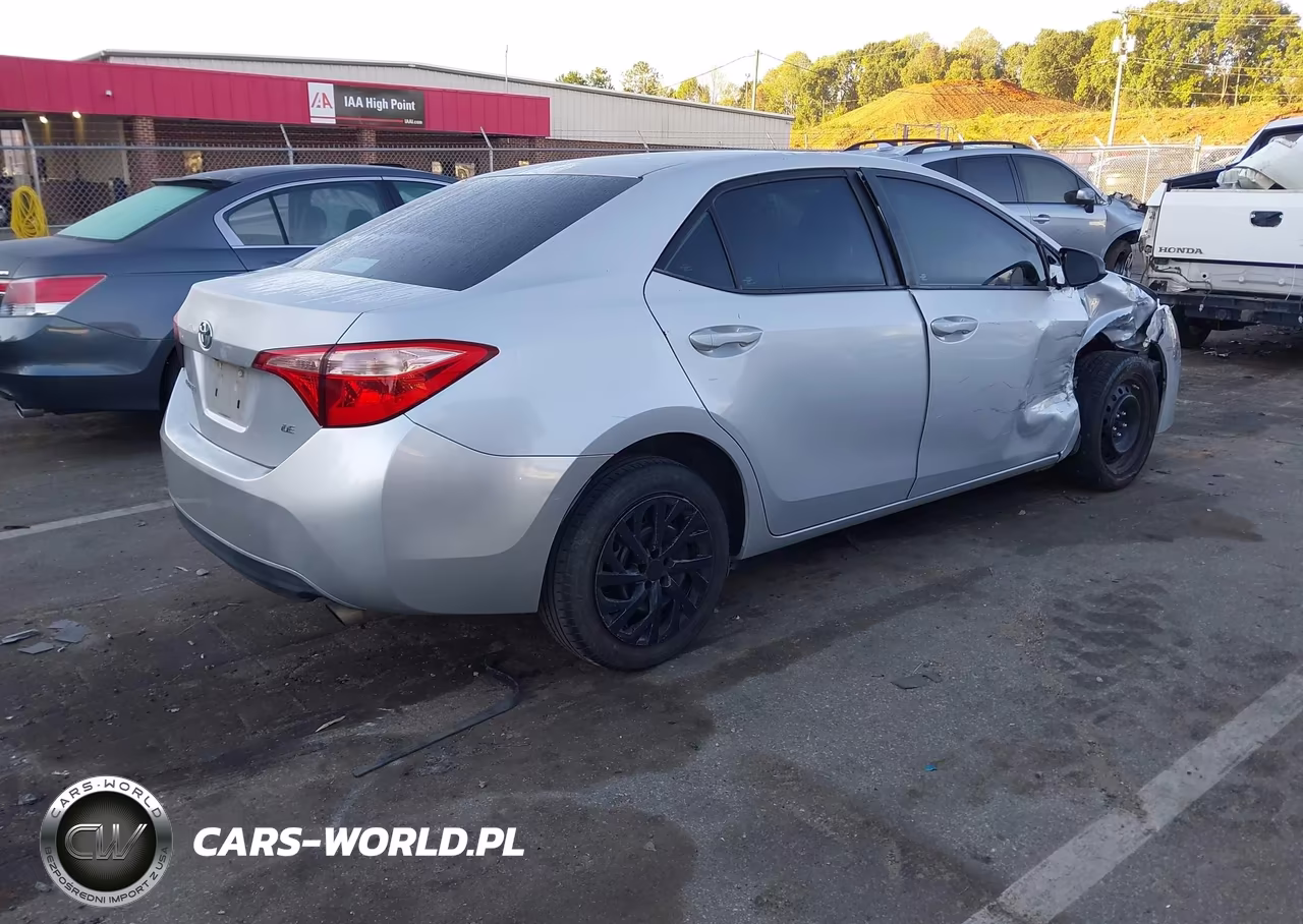 2017 Toyota Corolla Le VIN:5YFBURHE8HP675405 - 4
