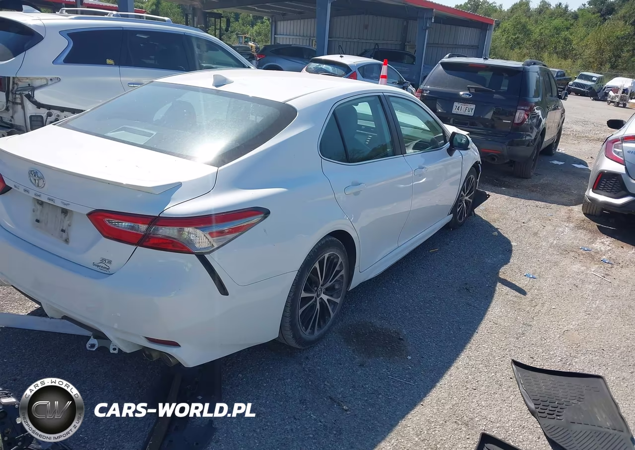 2019 Toyota Camry Se VIN:4T1B11HK5KU745349 - 4