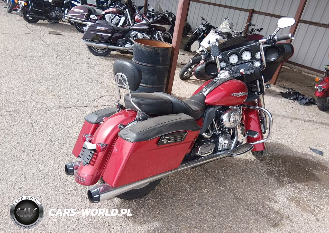 2012 Harley-Davidson Flhx Street Glide VIN:1HD1KBM1XCB612615 - 4