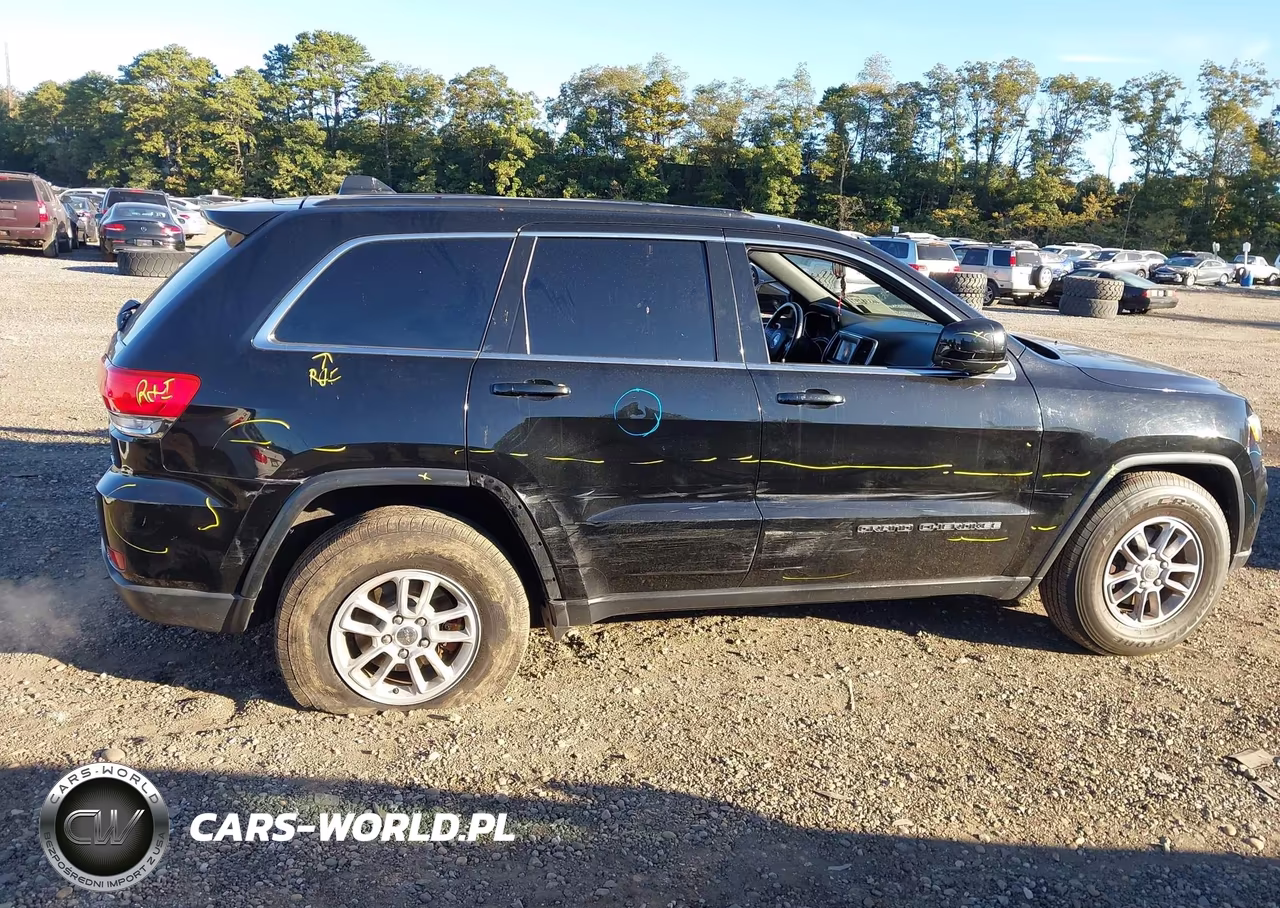 2018 Jeep Grand Cherokee Laredo 4X4 VIN:1C4RJFAG6JC508248 - 13